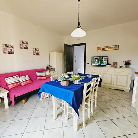 Le Residenze Con Piscina Nausicaa E Borgo Dei Mirti * 산타테레사의갈루라